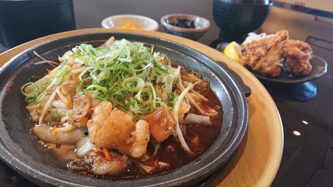 ホルモン鉄板焼き定食